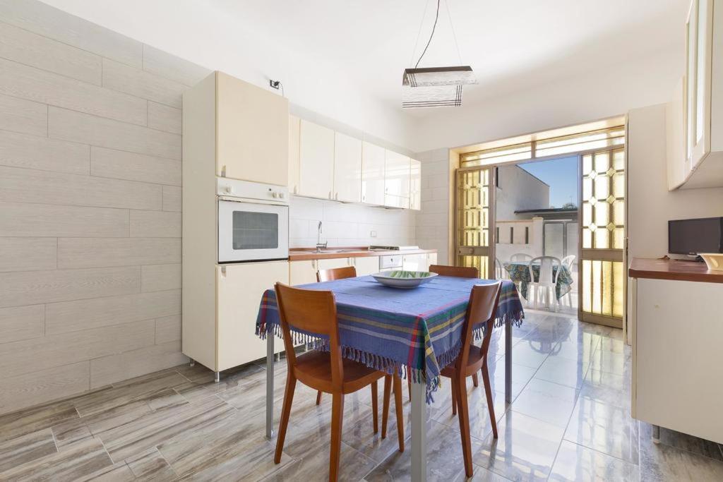 Casa Vacanza Mare Blu Torre Lapillo Exteriér fotografie